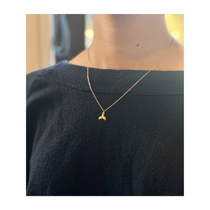 necklace dolphin gold