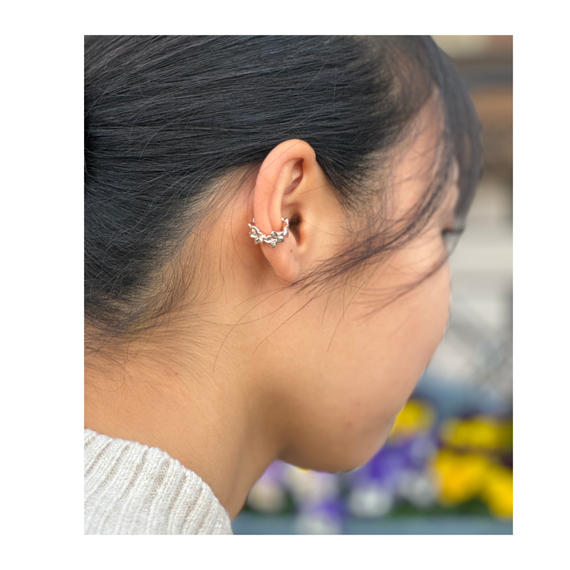 連なるプルメリアのハワイアンイヤカフ ピンクゴールド