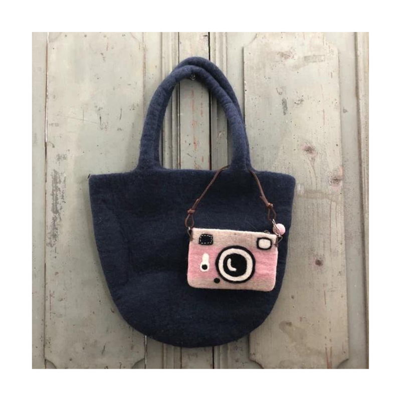 羊毛フェルト カメラポーチ