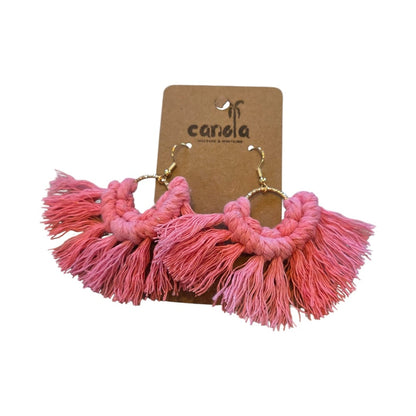 マクラメ　ピアス　ゴールドリング　Hot Pink